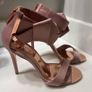 Ted Baker Sandals with heel, blush pink colour